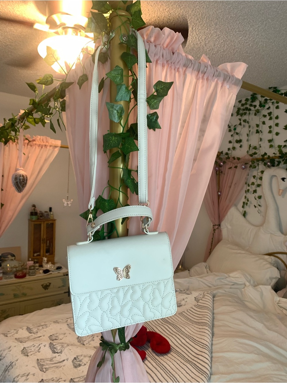 Elegant White Butterfly Quilted Crossbody Bag